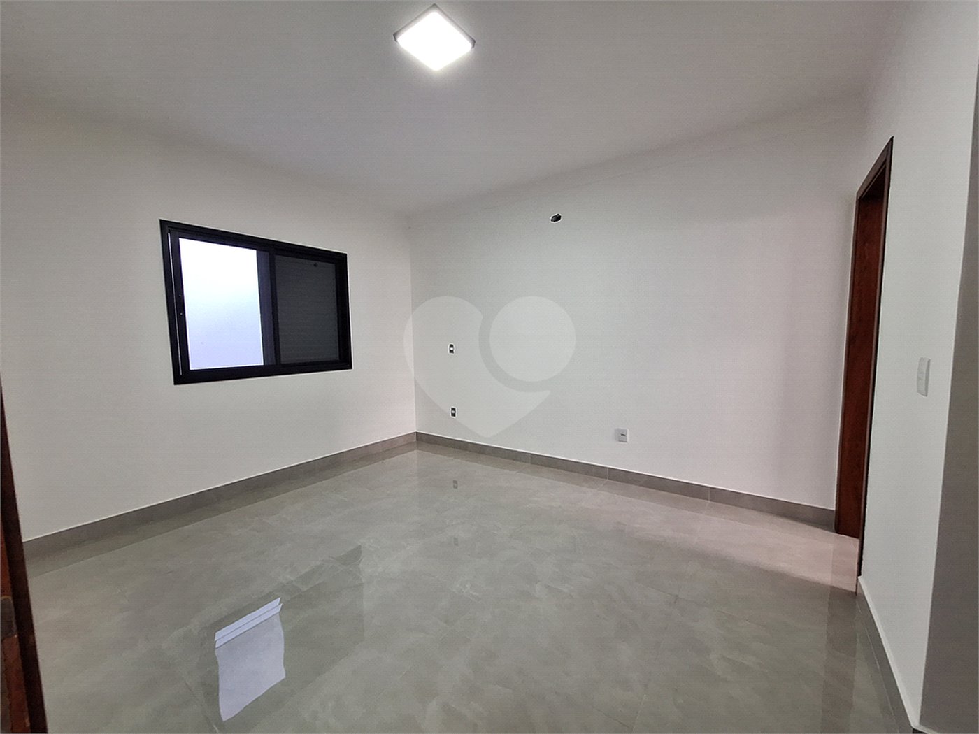 Casa à venda com 3 quartos, sendo 1 suíte,  em João Xxiii, Vinhedo, SP