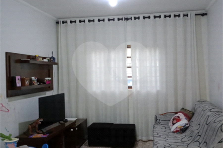 Sobrado à venda com 3 quartos, sendo 1 suíte,  em Jardim Guairaca, São Paulo, SP