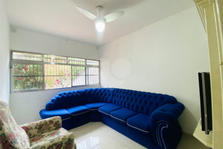 Sobrado à venda com 4 quartos, sendo 1 suíte, em Vila Gilda, Santo André, SP