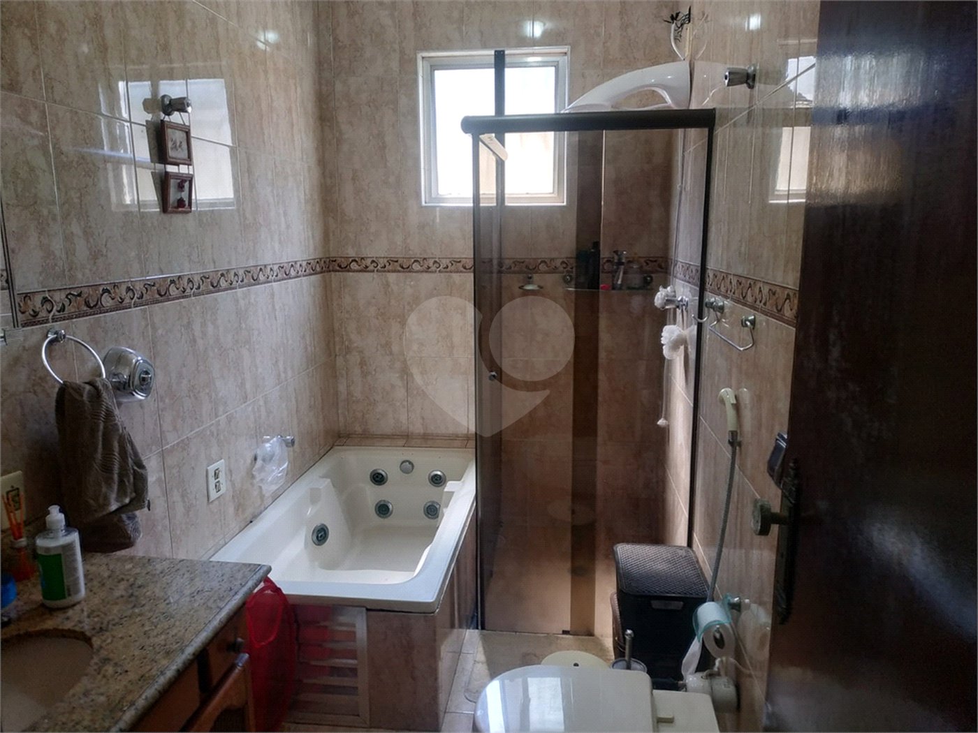 Casa Térrea à venda com 3 quartos, sendo 1 suíte,  em Interlagos, São Paulo, SP