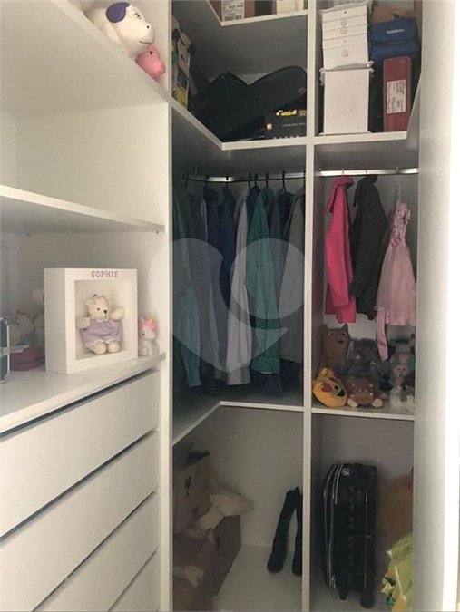 Sobrado à venda com 4 quartos, sendo 2 suítes, em Jardim Regina, Indaiatuba, SP