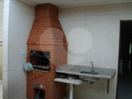 Sobrado à venda com 4 quartos, sendo 3 suítes, em Vila Irmãos Arnoni, São Paulo, SP