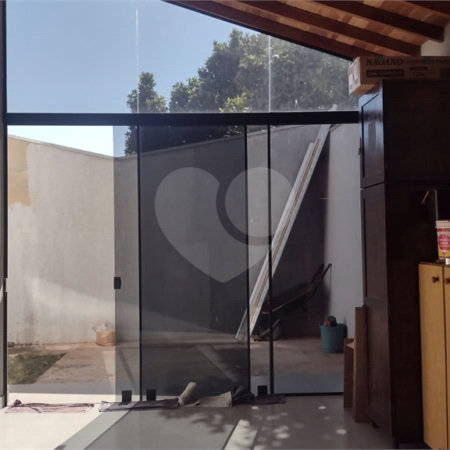 Casa à venda com 2 quartos, sendo 1 suíte, em Jardim Del Rei, Araraquara, SP
