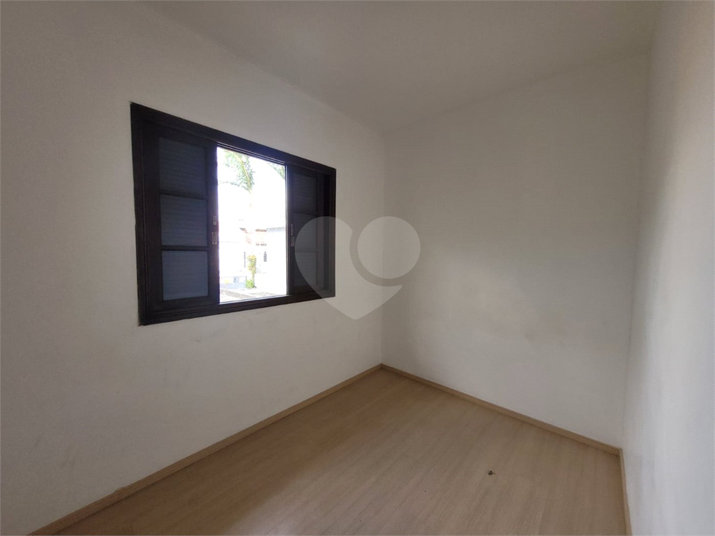 Casa à venda com 3 quartos, sendo 1 suíte, em Parque Maria Domitila, São Paulo, SP