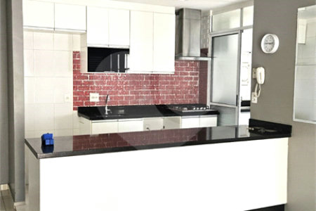 Apartamento à venda com 3 quartos, sendo 1 suíte, em Vila Paulo Silas, São Paulo, SP