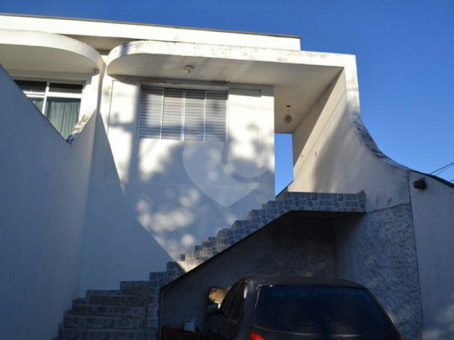 Sobrado à venda com 2 quartos em Vila Nivi, São Paulo, SP