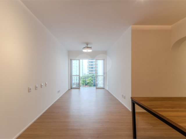 Apartamento à venda com 3 quartos, sendo 1 suíte,  em Brooklin, São Paulo, SP