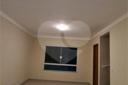 Casa à venda com 3 quartos, sendo 1 suíte, no condomínio Alvorada Parque Vitória, São Paulo - SP
