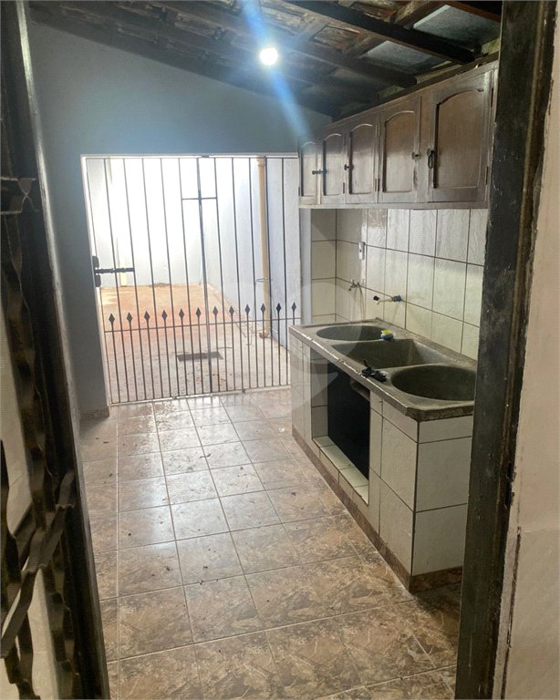 Casa à venda com 3 quartos, sendo 2 suítes, em Parque dos Ipês II, Ponta Porã, MS