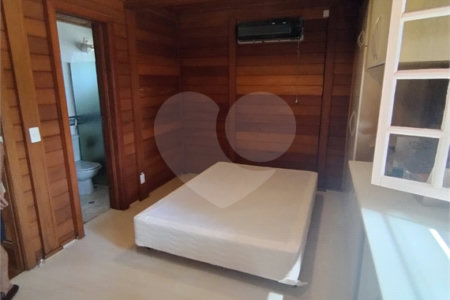 Casa à venda com 3 quartos, sendo 1 suíte, no condomínio Bosque de Greviléa, Vinhedo - SP