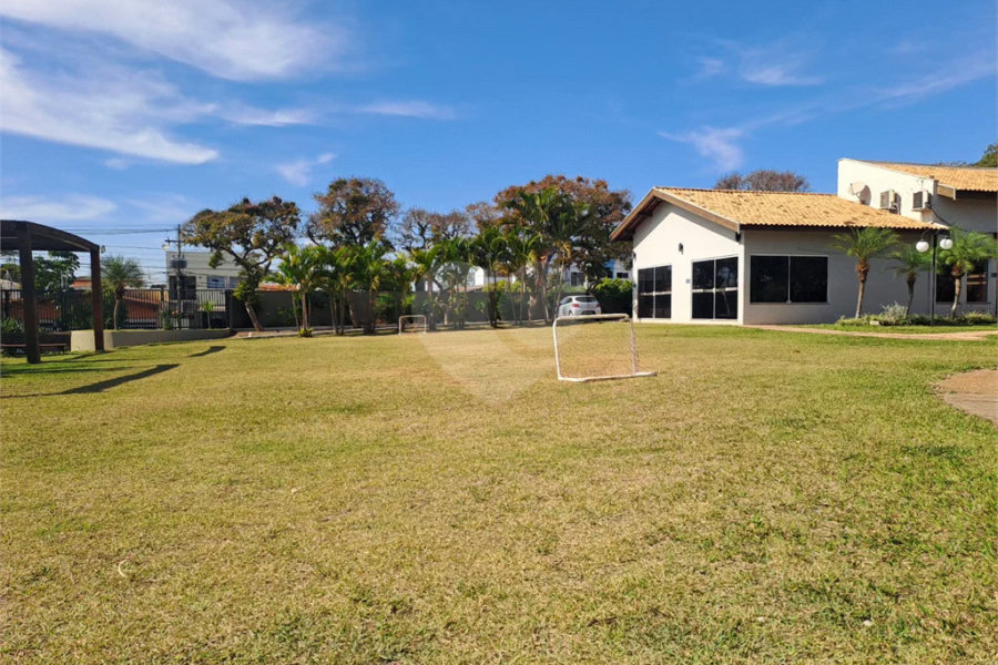 Linda Casa 3 dormitórios com piscina - R$ 950.000,00