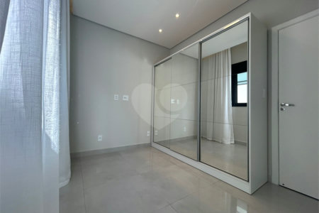 Casa à venda com 3 quartos, sendo 1 suíte,  no condomínio Le France, Sorocaba - SP
