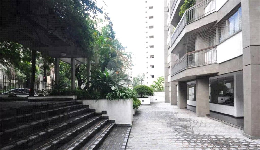 Apartamento à venda com 3 quartos, sendo 1 suíte, em Vila Andrade, São Paulo, SP