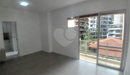 Apartamento à venda com 2 quartos, sendo 1 suíte,  em Lagoa, Rio de Janeiro, RJ