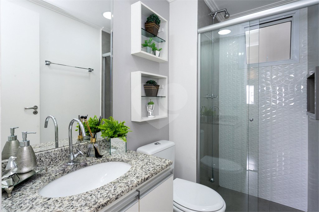 Apartamento à venda com 3 quartos, sendo 1 suíte,  em Jardim Parque Morumbi, São Paulo, SP