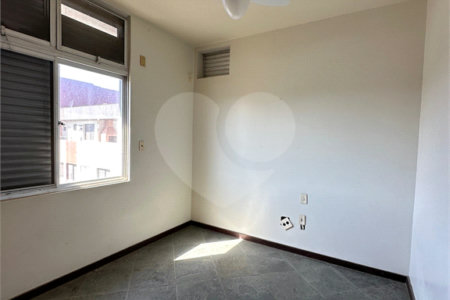 Cobertura à venda com 4 quartos, sendo 2 suítes,  em Braga, Cabo Frio, RJ