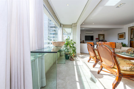 Apartamento à venda com 4 quartos, sendo 3 suítes,  em Real Parque, São Paulo, SP
