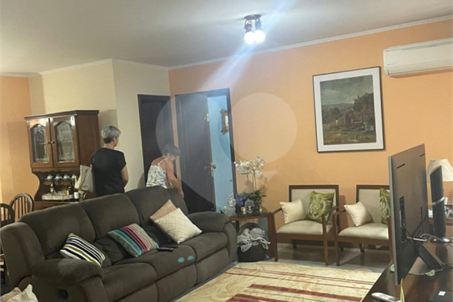 Sobrado à venda com 4 quartos, sendo 1 suíte, em Tremembé, São Paulo, SP