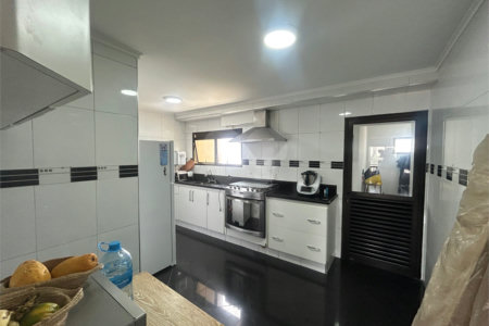 Apartamento à venda com 3 quartos, sendo 2 suítes, em Alto da Boa Vista, São Paulo, SP