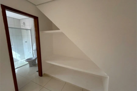 Casa de Vila para alugar com 4 suítes em Vila Romana, São Paulo, SP