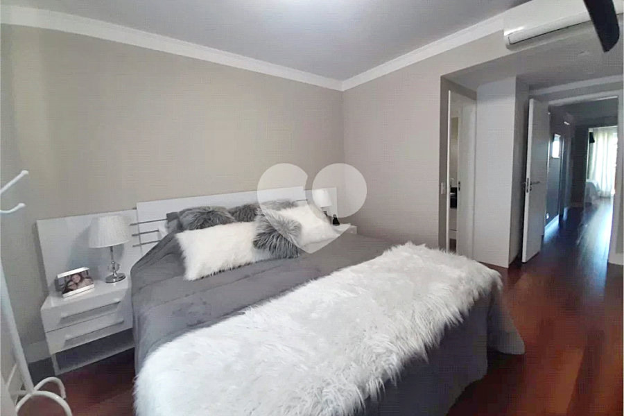 Casa à venda com 5 quartos, sendo 2 suítes, no condomínio Florada da Serra, São Paulo - SP