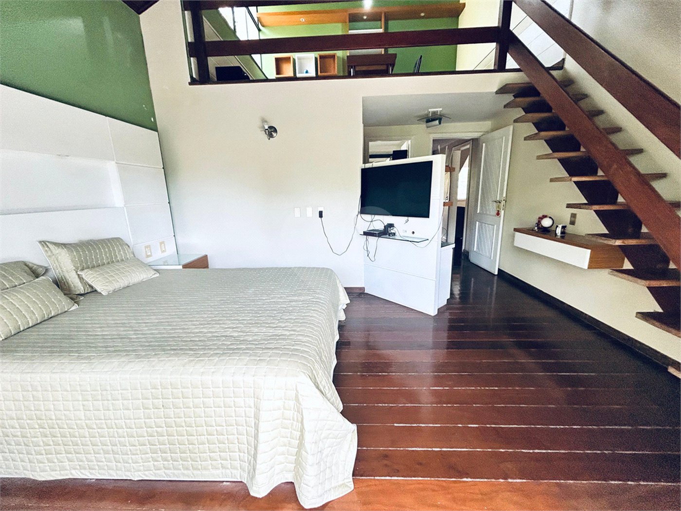 Casa à venda com 8 quartos, sendo 7 suítes, em Barra da Tijuca, Rio de Janeiro, RJ