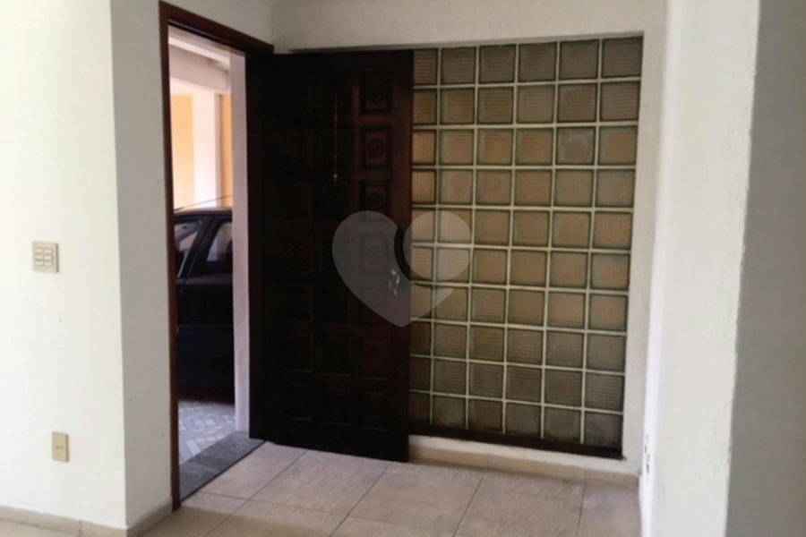 Sobrado à venda com 4 quartos, sendo 1 suíte, em Parque Edu Chaves, São Paulo, SP