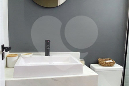 Casa à venda ou para alugar com 4 suítes no condomínio Figueira Garden, Atibaia - SP