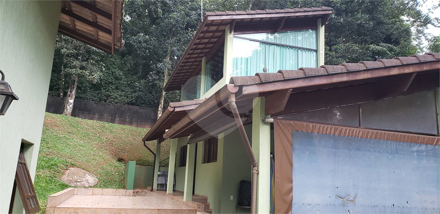 Casa à venda com 3 quartos, sendo 1 suíte, no condomínio Alpes da Cantareira, Mairiporã - SP