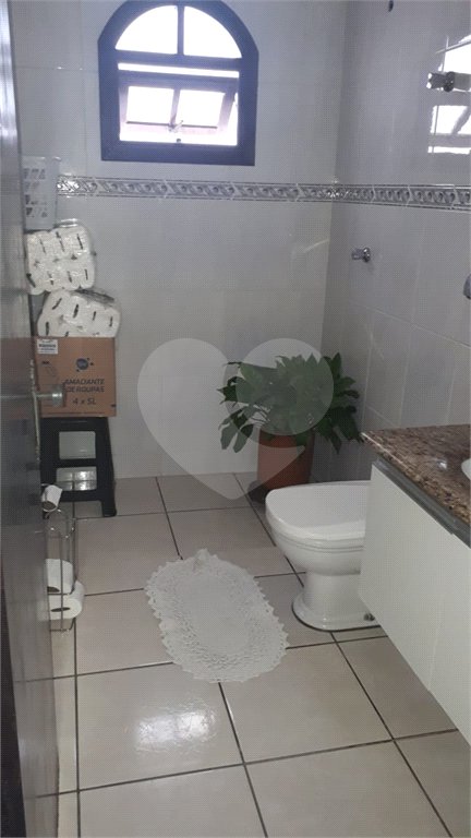 Sobrado à venda com 3 quartos, sendo 1 suíte,  em Vila Caputera, Mogi das Cruzes, SP