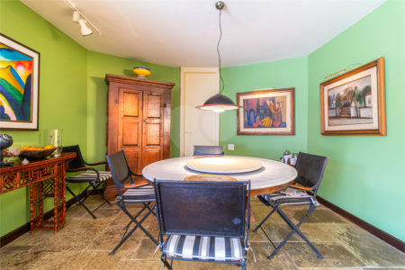 Casa à venda com 3 quartos, sendo 2 suítes, em Interlagos, São Paulo, SP