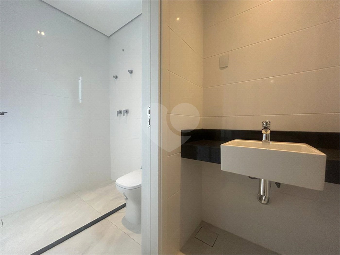 Casa à venda com 3 quartos, sendo 1 suíte, no condomínio Alphaville Castelo, Itu - SP
