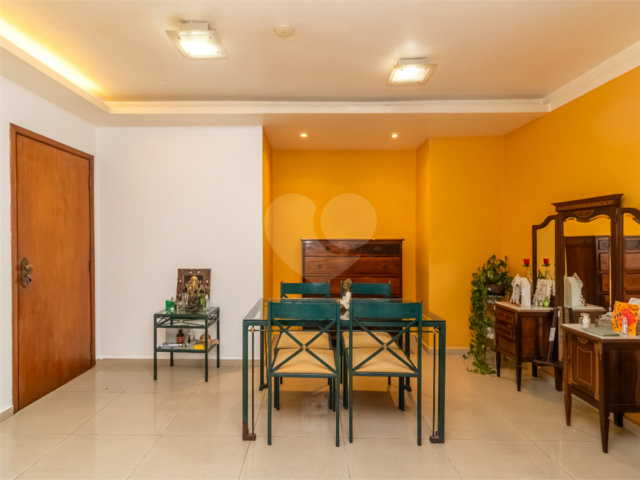 Apartamento à venda com 3 quartos, sendo 1 suíte,  em Vila Mariana, São Paulo, SP
