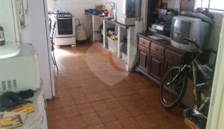 Sobrado à venda ou para alugar com 3 quartos em Vila Bertioga, São Paulo, SP