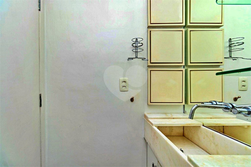 Apartamento à venda com 3 quartos, sendo 1 suíte, em Vila Olímpia, São Paulo, SP