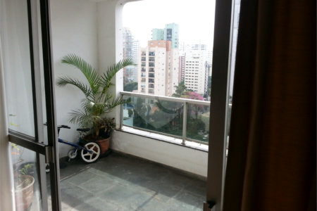 Apartamento à venda com 4 quartos, sendo 3 suítes,  em Indianópolis, São Paulo, SP