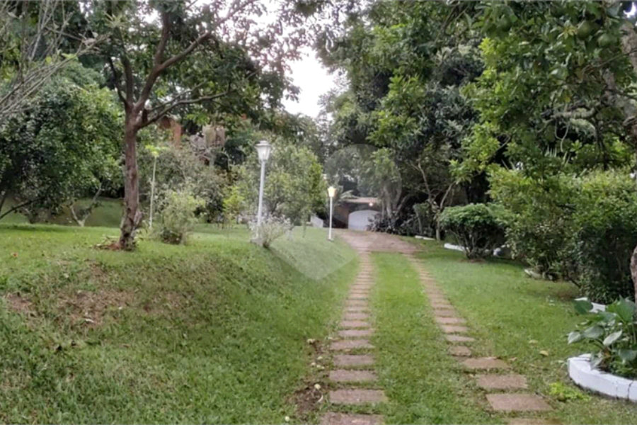 Chácara à venda com 5 quartos, sendo 2 suítes, no Centro, Piracaia, SP