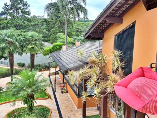 Casa à venda com 8 quartos, sendo 4 suítes,  em Roseira, Mairiporã, SP