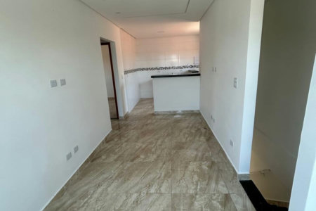 Duplex à venda com 2 quartos, sendo 1 suíte, apenas 400m Mar