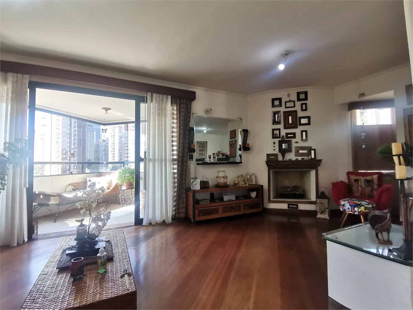 Apartamento à venda com 3 quartos, sendo 1 suíte,  em Vila Andrade, São Paulo, SP