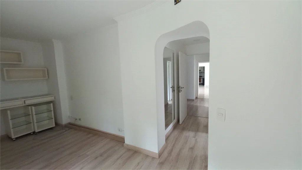 Apartamento à venda com 3 quartos, sendo 1 suíte, em Vila Andrade, São Paulo, SP