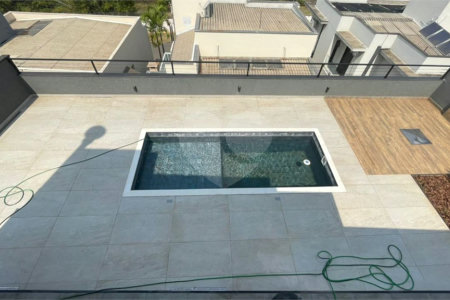 Casa à venda ou para alugar com 3 suítes no condomínio Villa Real, Bragança Paulista - SP