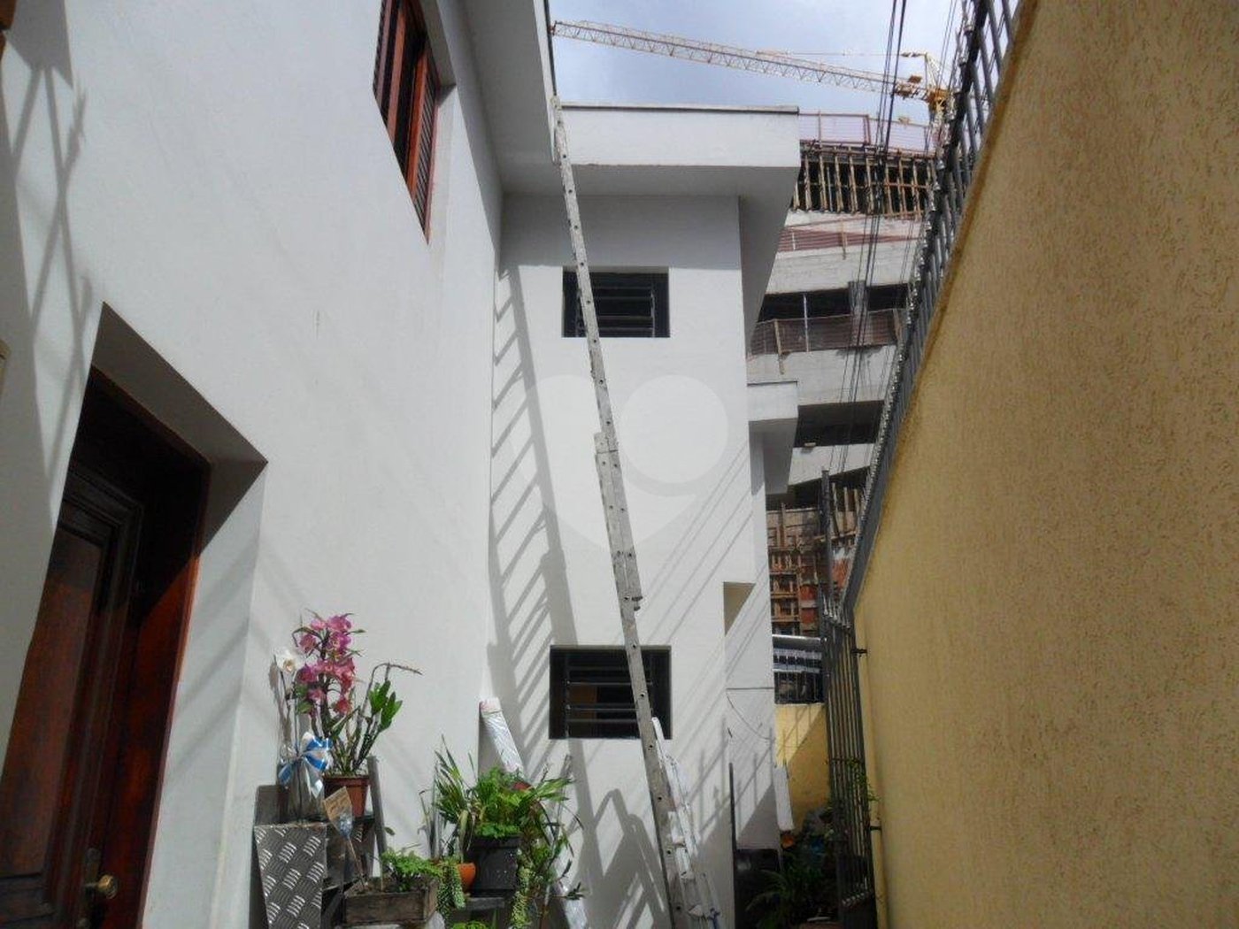 Sobrado à venda com 3 quartos, sendo 1 suíte, em Vila Romero, São Paulo, SP