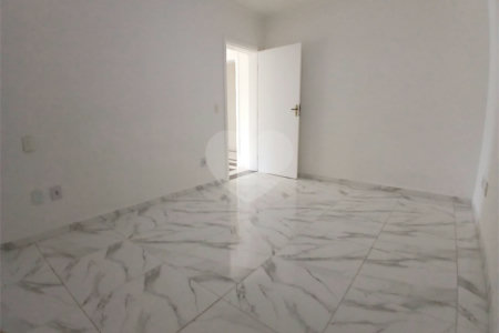 Casa à venda com 4 quartos, sendo 2 suítes, no condomínio Flamboyant, Atibaia - SP