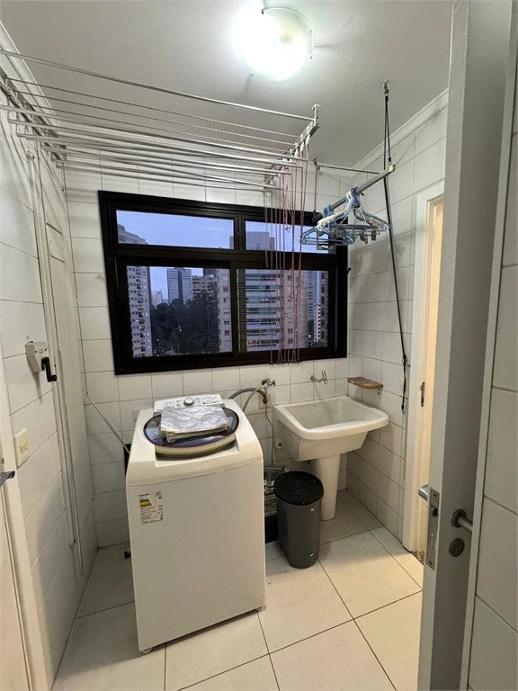 Apartamento à venda com 3 suítes em Vila Suzana, São Paulo, SP