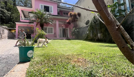 Casa à venda com 4 quartos, sendo 3 suítes, no condomínio Fazenda Cantagalo, Rio de Janeiro - RJ