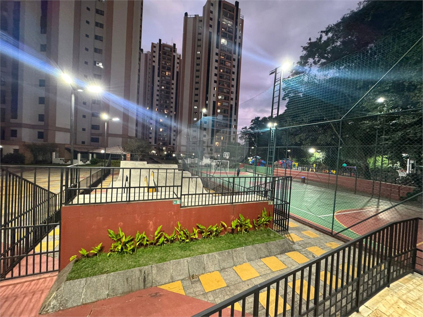 Apartamento para alugar com 2 quartos, sendo 1 suíte, em Jardim Íris, São Paulo, SP