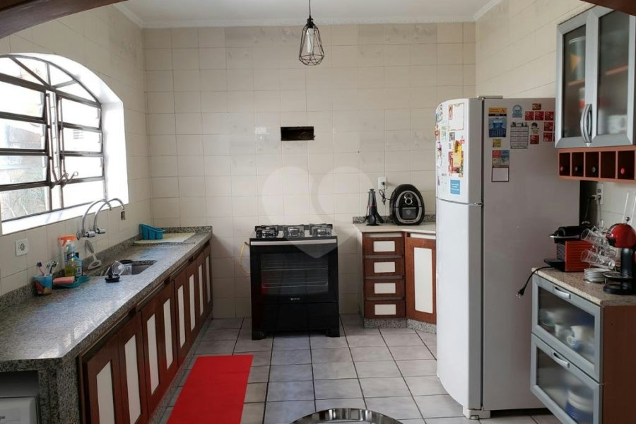 Sobrado à venda com 4 quartos, sendo 1 suíte, em Jardim Floresta, São Paulo, SP