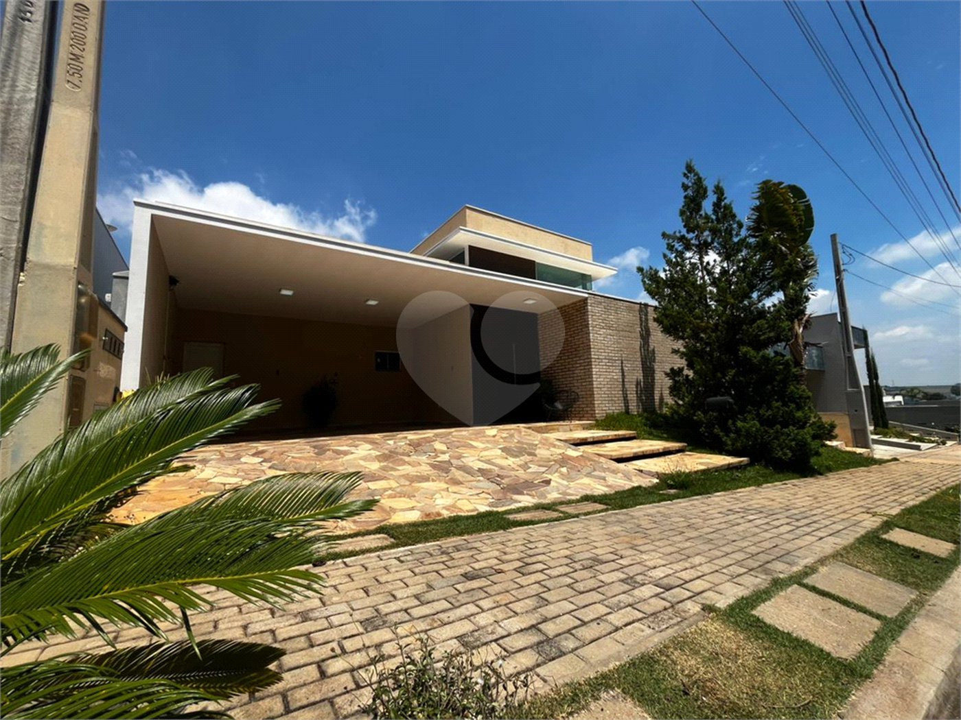 Casa à venda com 3 suítes no condomínio Portal dos Pinheiros, Itapetininga - SP
