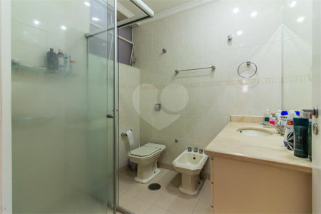 Apartamento à venda com 3 quartos, sendo 1 suíte,  em Santa Cecília, São Paulo, SP